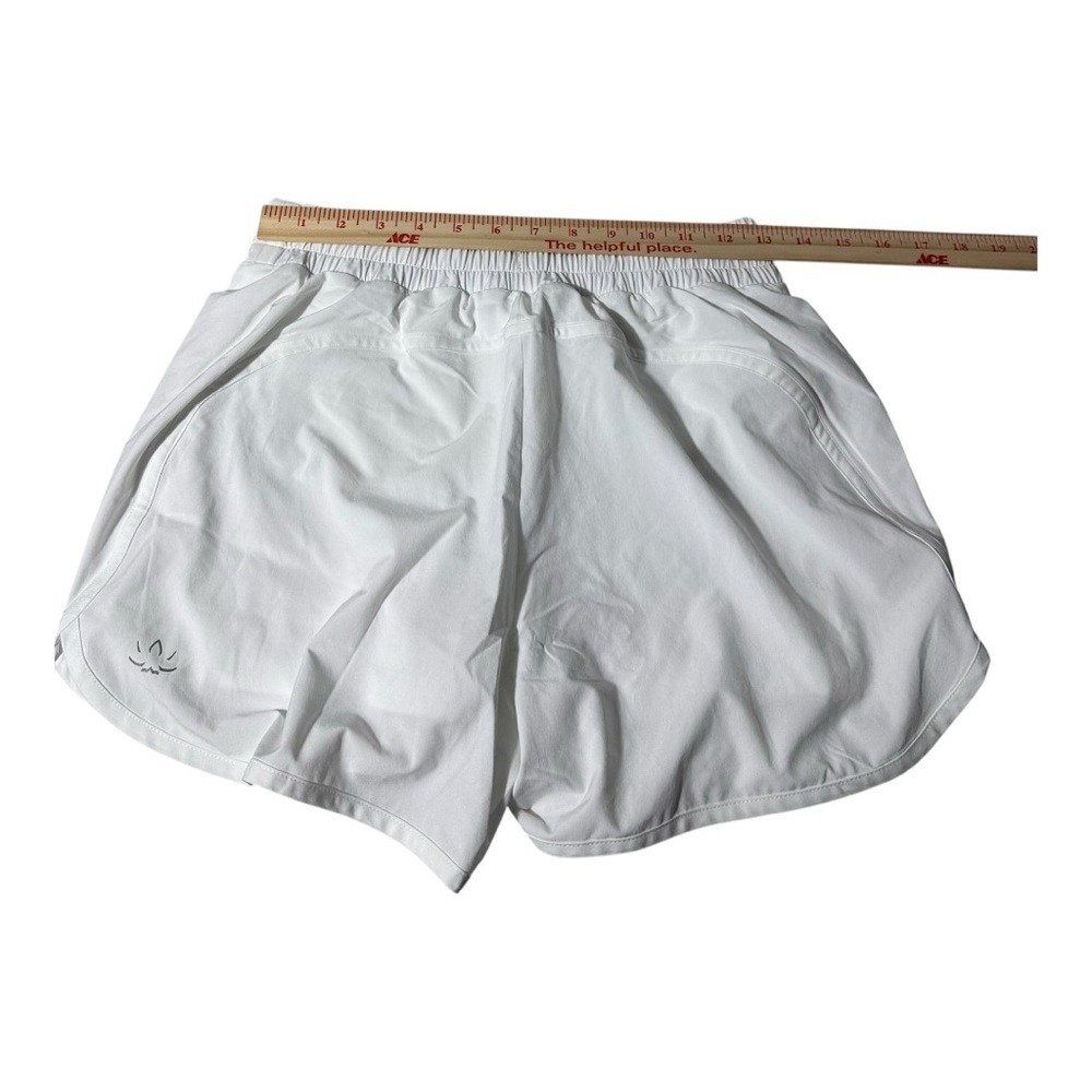 Beyond Yoga Stretch Woven In Stride Lined Shorts 3 Inch Inseam White - Picture 3 of 9